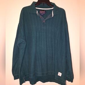 A vintage Woolrich Dark Pine men's sweatshirt in a size XL. Pre-loved